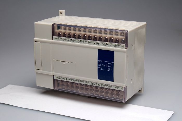 PLC002